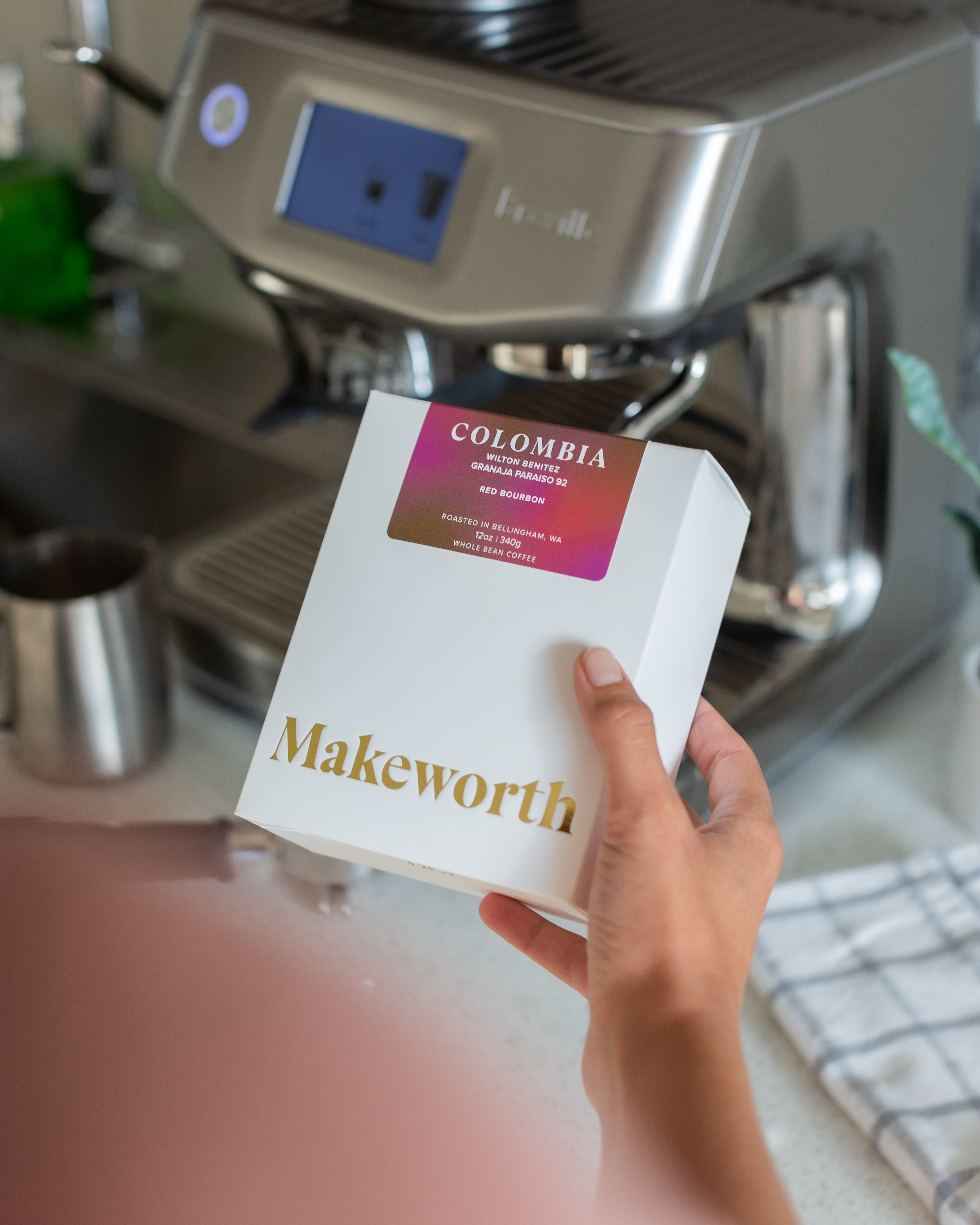 brewing specialty colombian coffee on a breville espresso machine 